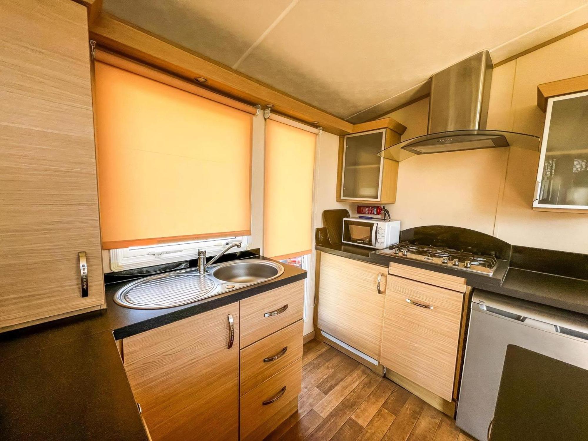Great 6 Berth Caravan By The Beach At California Cliffs In Scratby Ref 50010L Γκρέιτ Γιάρμουθ Εξωτερικό φωτογραφία
